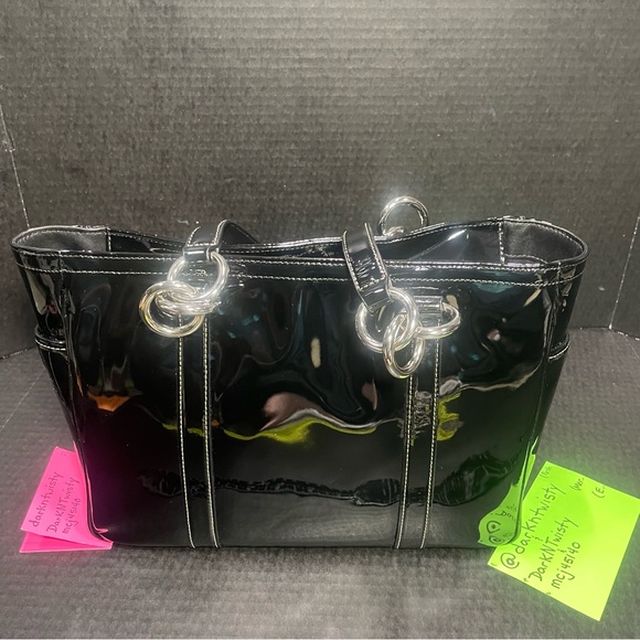 Coach Black Patent Leather Tote Excellent, classy, LIKE NEW VERY WELL CARED FOR - Picture 3 of 17